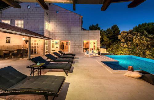 Villa Ragusea With a Private Beach - Photo 61