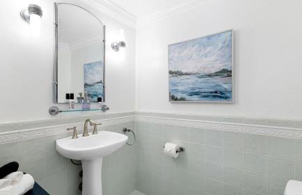 Oceanfront Gem w Balcony Pool Hot Tub Carbon Beach Access Bluewater Haven by AvantStay - Photo 19