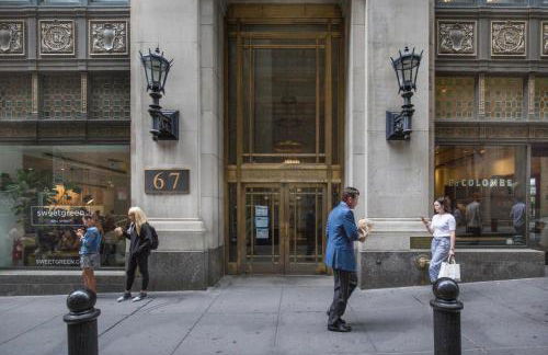 FiDi Studio w Residents Bar Golf Simulator Gym NYC-271 - Photo 24