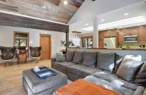 Luna Cabin - 5BR Hot Tub A/C Game Room EV Charger - Foto 18