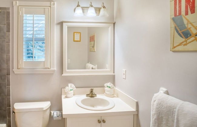 Lollipop 3 Bedroom Home by RedAwning - Photo 13