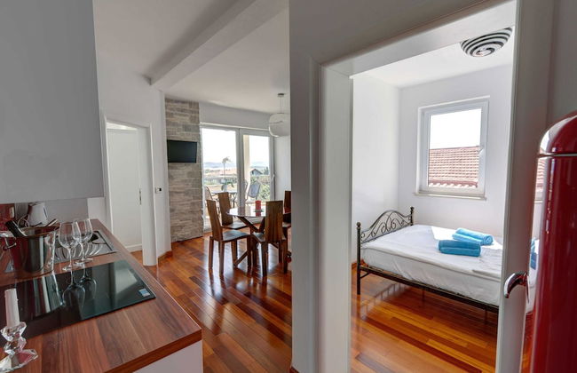 Adorable Apartment in Murter with Hot Tub - Foto 18