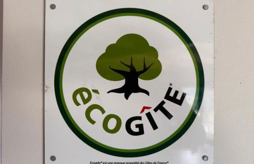 Gîte LE RABIOUZE - 4 épis, 15 pers, 22 couchages - Ancienne Bergerie rénovée, cachet d'origine conservé - Vue magnifique - Label Ecogîte - Foto 52