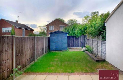 Farnham - 2 Bed House - Parking - Photo 12