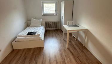 MELLoWY Monteure, TV, Küche, Bad - Foto 1, wardrobe