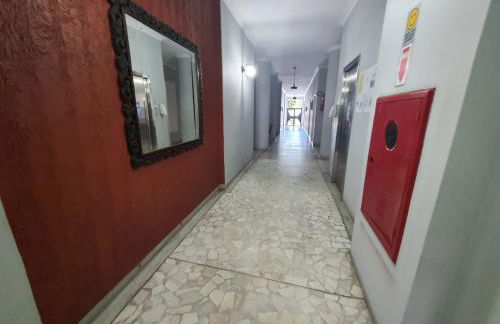 Apto frente à praia, aconchegante, vista lateral pro mar! - Foto 37