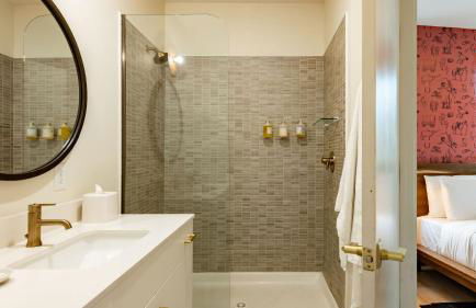 Outrider Buyout - 2 Units - DT Nashville by AvantStay - Photo 32