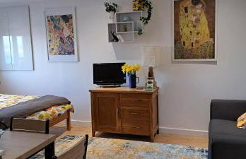 Modern studio apartment with outstanding views, sleeps 2 - Photo 8