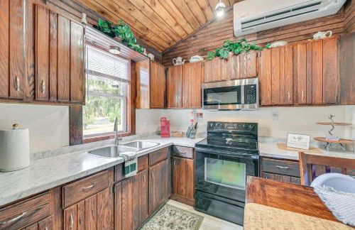 2 Mi to Lake Champlain Cabin with River Access! - Foto 9