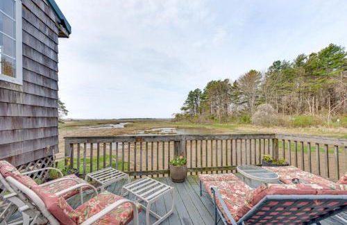 Peaceful Wells Retreat with Deck and Water Views - Foto 20