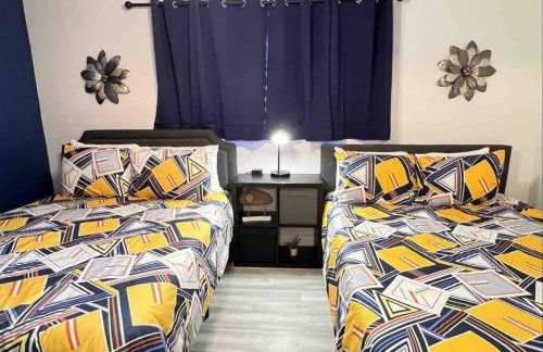 Royal Luxe Pool Home near Ft Laud airport and each - Photo 42