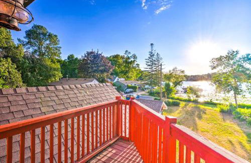 Waterfront Mound Retreat with Dock and Lake Access! - Foto 17