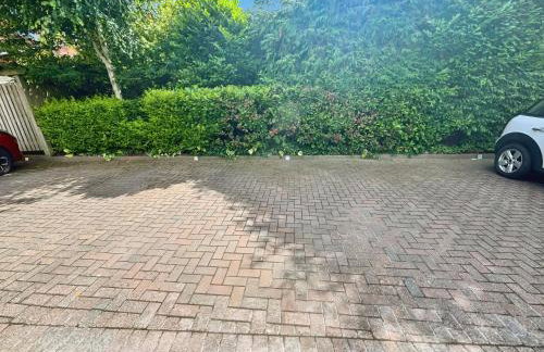 Spacious 3 bed Apt with parking near Harborne High Street - Photo 19