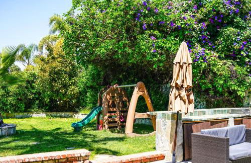 Gorgeous Villa with Private Heated Pool - Foto 42