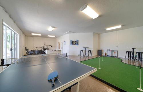 Waterfront Luxury w/ Heated Salt Pool & Golf Cart - Foto 70