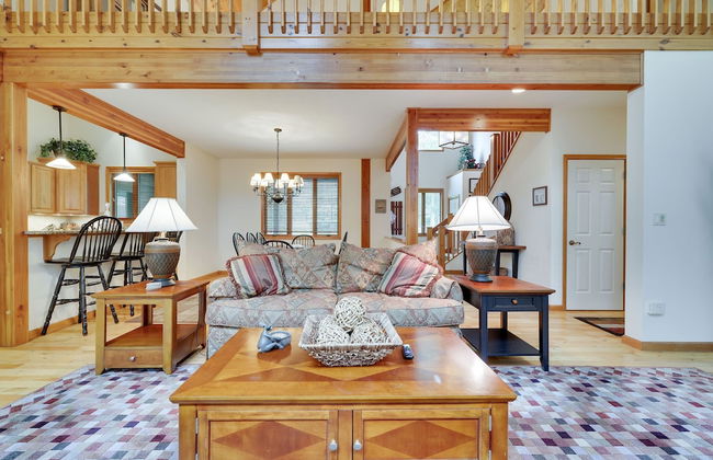 Elk Hollow by Avantstay Lakefront Chalet w Game Room Fire Pit - Photo 10