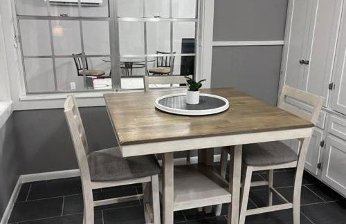 Cozy Escape WGameRoom HSWifi Aprox10Min to NRG - Foto 26