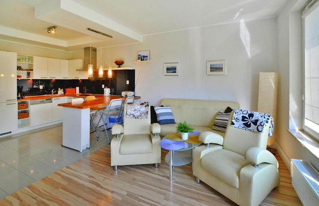 Comfortable Apartment, Ground Floor, Balcony - Photo 1