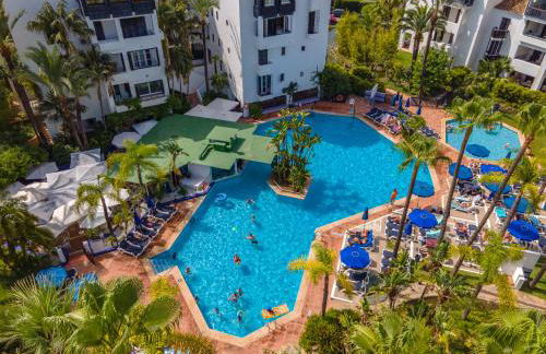 Beachfront Complex Jardines de las Golondrinas Elviria - Photo 15