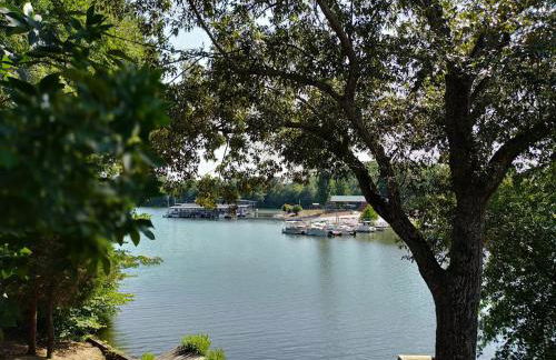 LAKEFRONT Home at Lake Chickamauga! Walk to the Marina! - Foto 5