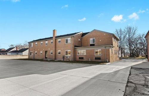 Comfortable Basement Studio Living Near Major Road - Foto 10