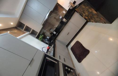 Casa 3 quartos com piscina próx ao Shopping - Foto 7