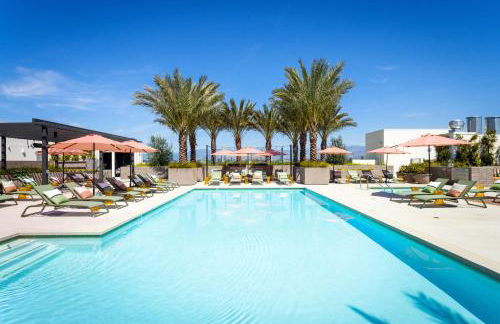 Heart of North Hollywood 2 bed Apt FREE parking, hot tub, pool, gym - Foto 35