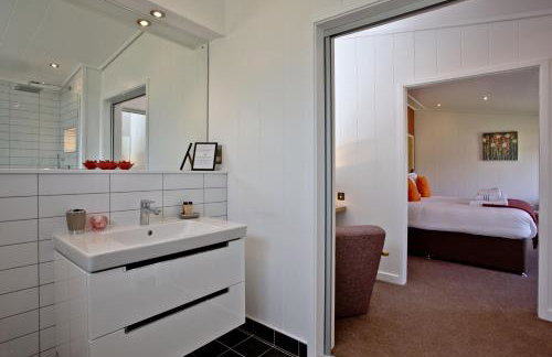 Cheddar Pink, Strawberryfield Park, Cheddar - Photo 25