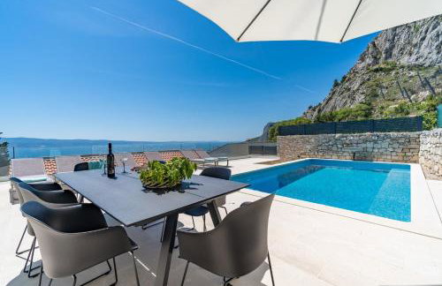 Villa Atopos with heated private pool, 5 bedrooms, Cinema room, panoramic sea views - Foto 2