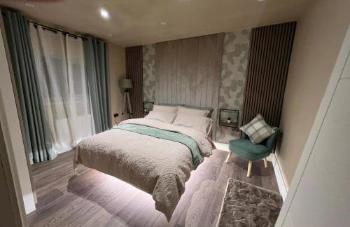 2 bedroom self catering detached outhouse with garden area - Photo 14