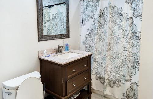 Spacious 2-BR 1-Bath King suite! - Foto 29