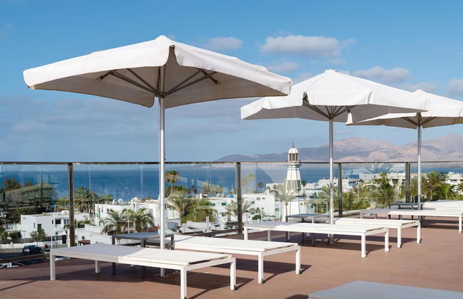 Plus Fariones Apartamentos - Photo 59