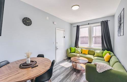 Three BR near Metlife with Laundry & Parking - Foto 1