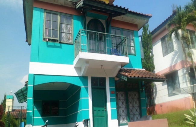 Villa Kota Bunga Tulip - Photo 1