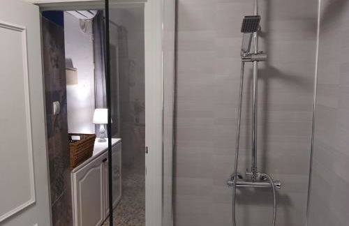 The Beach Hut with Lazy spa - Foto 10