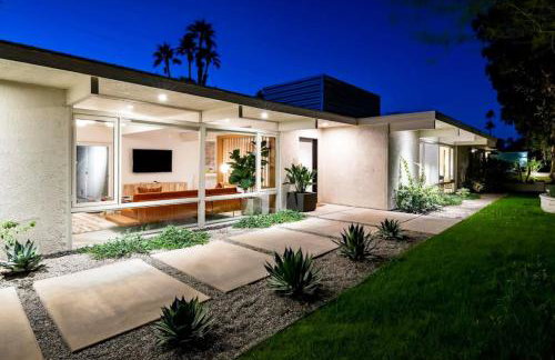 Monterey Manor Interior Designed Home Plus Pool - Photo 62