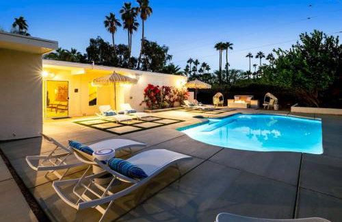 Monterey Manor Interior Designed Home Plus Pool - Photo 57