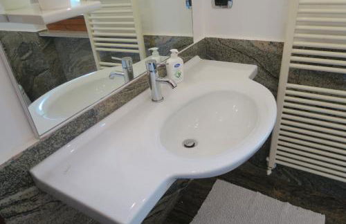 Villa Arianna Lake View Apartments with Pool - Foto 34