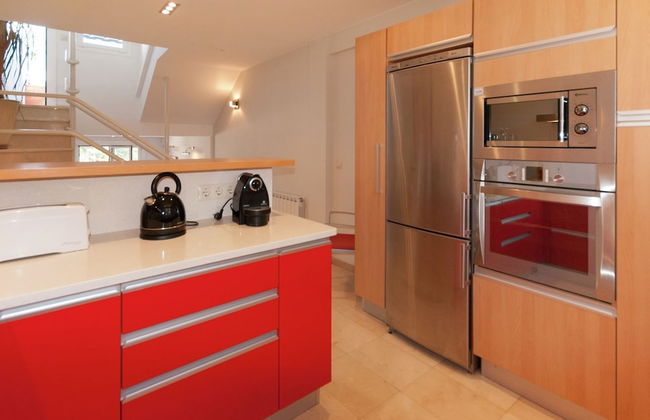 Very Central, Seabeach Closeby, Private Terrace, Free Wifi - Photo 3