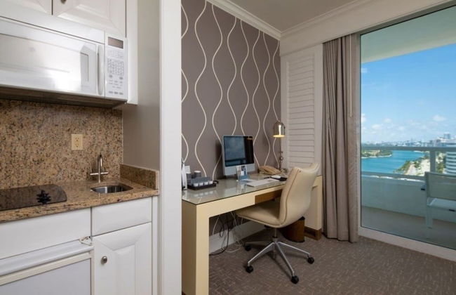 Fontainebleau Tresor Bay/ocean View Junior Suite 1 Bedroom Hotel Room - Photo 20