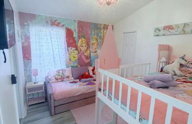 Beautiful 5BR 4 baths Themed home near Disney and Universal, Private Pool, Gameroom, baby Crib and more - Foto 17