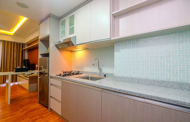 Cozy Studio Apartment at H Residence near MT Haryono - Foto 8