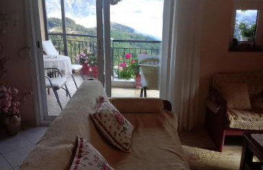 Dora's Home - Photo 17