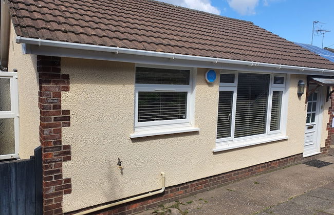 The Mumbles - Bungalow - 2 Bedrooms - Pet Friendly - Photo 28