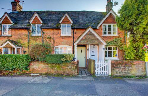 Sweet Briar - Photo 1