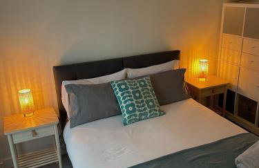 Number 10 Stunning Apartment, Fantastic Location! - Photo 14