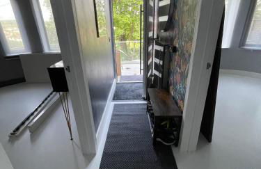 Artsy Retreat - Sleeps 6 Free Parking & Balcony - Photo 22