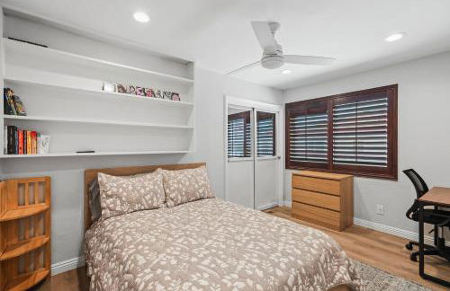 Peaceful Getaway with Renovated Amenities - Foto 28