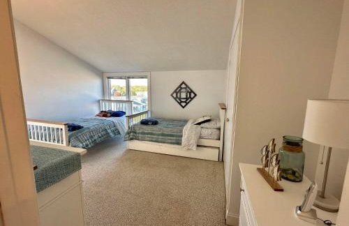 Spacious Oceanfront 3BR Condo with Private Beach in Ideal Hyannis Location - Photo 16