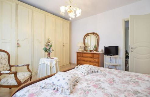 Lovely Home In Capezzano With Kitchen - Foto 11